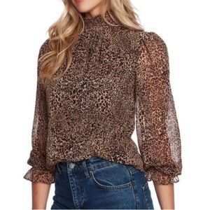 🏷🏷 1.State leopard top blouse with elastic cuffs and cutout back NWT! Small